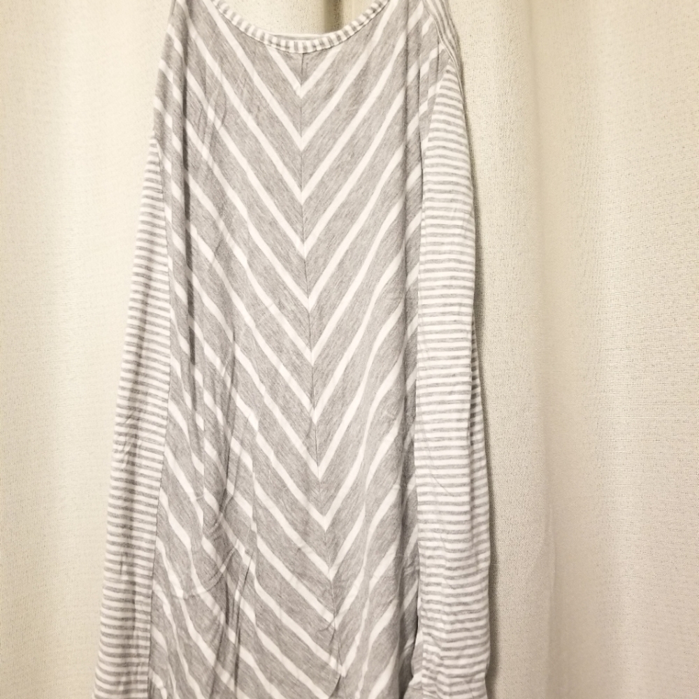 Jessica Simpson maternity tank top size small